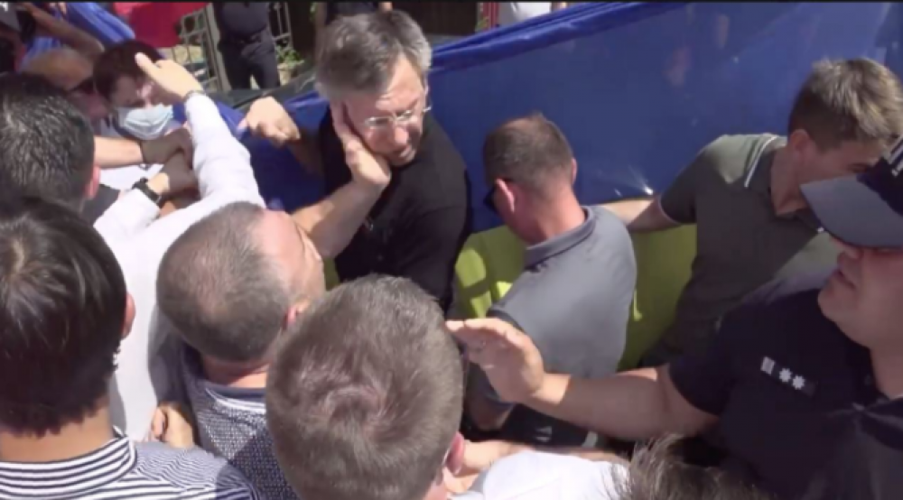 VIDEO EXCLUSIV // Momentul în care socialistul Alexandr Odințov i-a dat o palmă peste față lui Dorin Chirtoacă